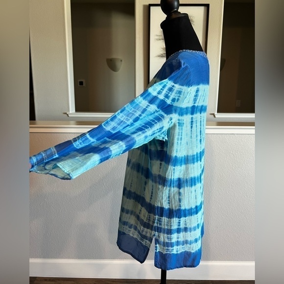 Chico’s Adorable Tie Dye Tunic with Embellishments- Size 1 (Medium) - Picture 5 of 6
